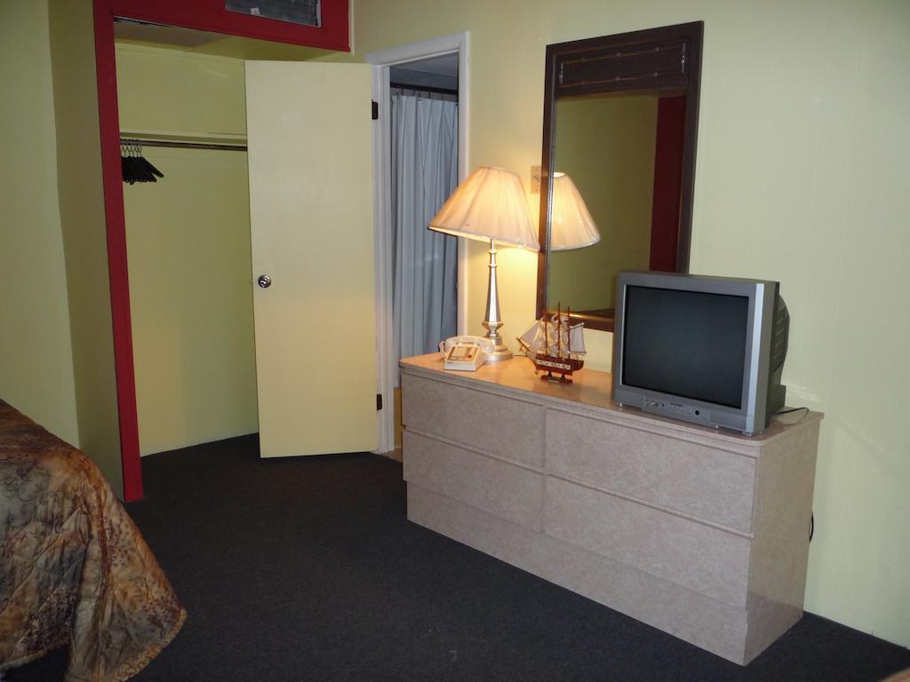 Carideon Motel North Wildwood Room photo